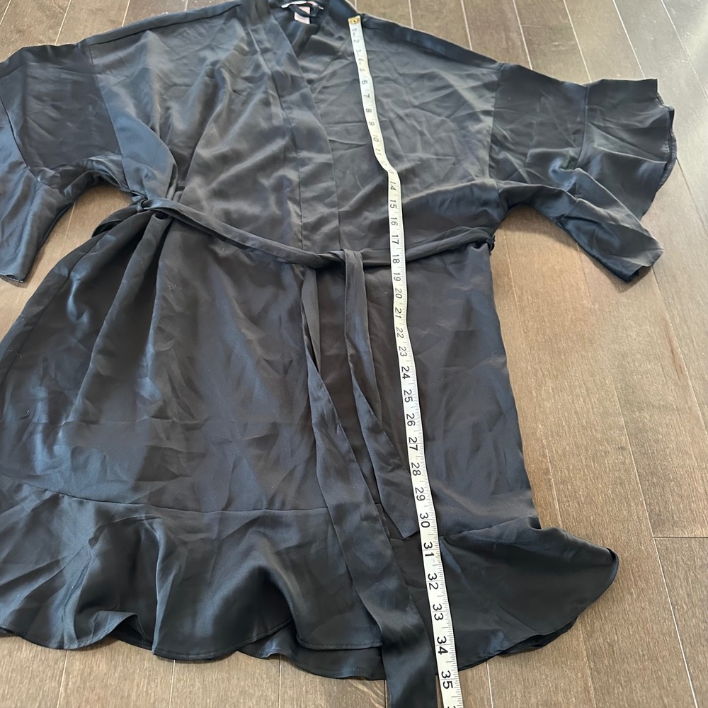 Victoria's Secret Satin Wrap Belted Robe 3/4 Flutter Sleeve Romantic Black M/L - Picture 4 of 6
